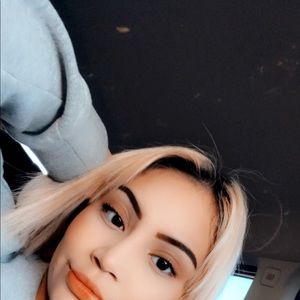 Meet your Posher, Elle